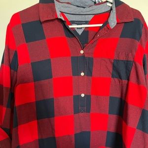 Excellent condition. Womens Tommy Hilfiger Popover. Red and blue flannel.